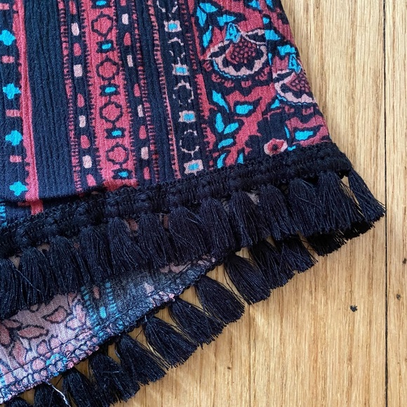 Patterned Fringe Shorts - Picture 3 of 4